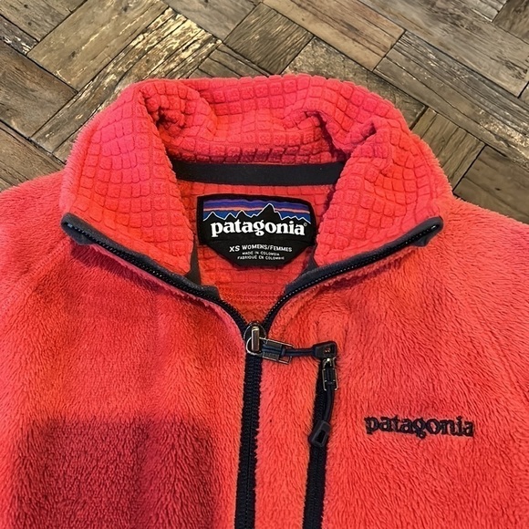 Patagonia Women’s R2 Fleece Zip Up Jacket - Picture 3 of 10